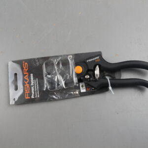 Секатор садовый профессиональный FISKARS уцененный (0072613888)