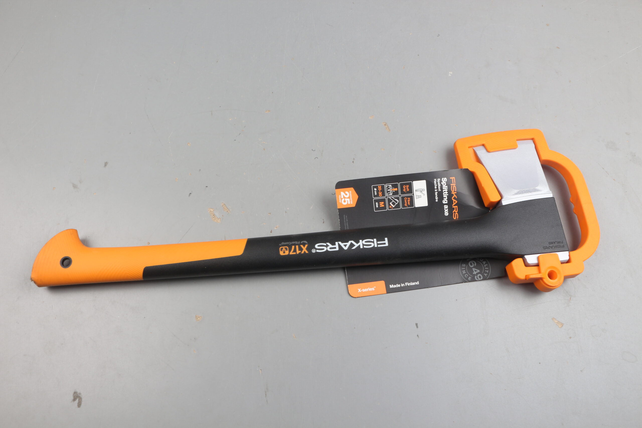 Топор-колун X17 M FISKARS уцененный (0799358560)