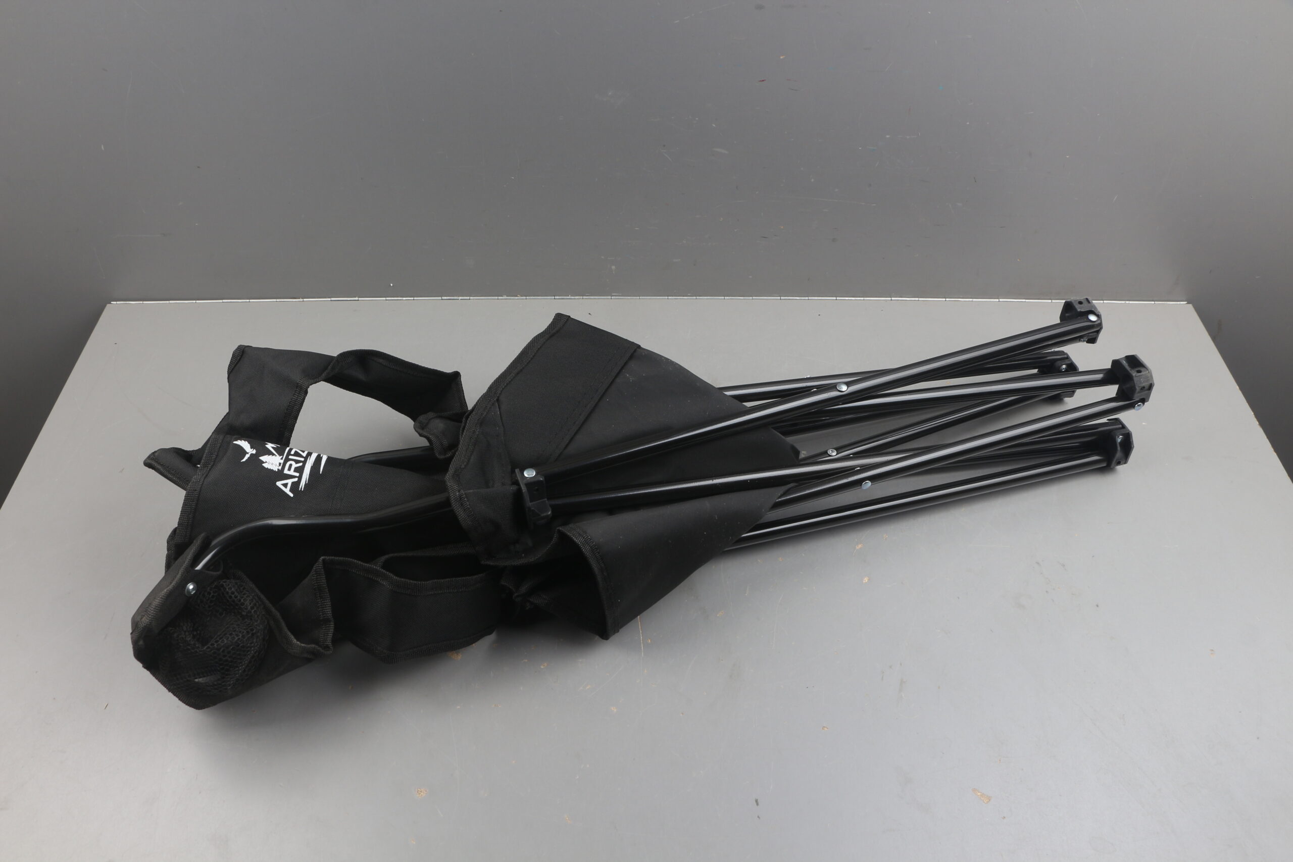 Кресло складное кемпинговое с держателем для бутылок + чехол, черное, серия Coyote, ARIZONE уценен