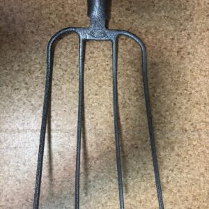 Вилы навозные из рельсовой стали 4-х рог.