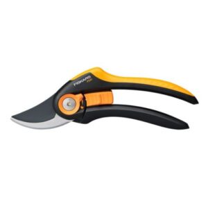 Секатор плоскостной FISKARS Plus Smartfit  P541