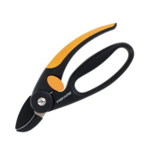 Секатор контактный с петлей для пальцев FISKARS
