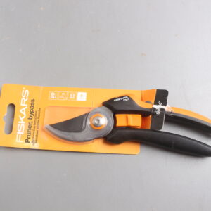 Секатор плоскостной FISKARS Solid P341 уцененный (0109292864)