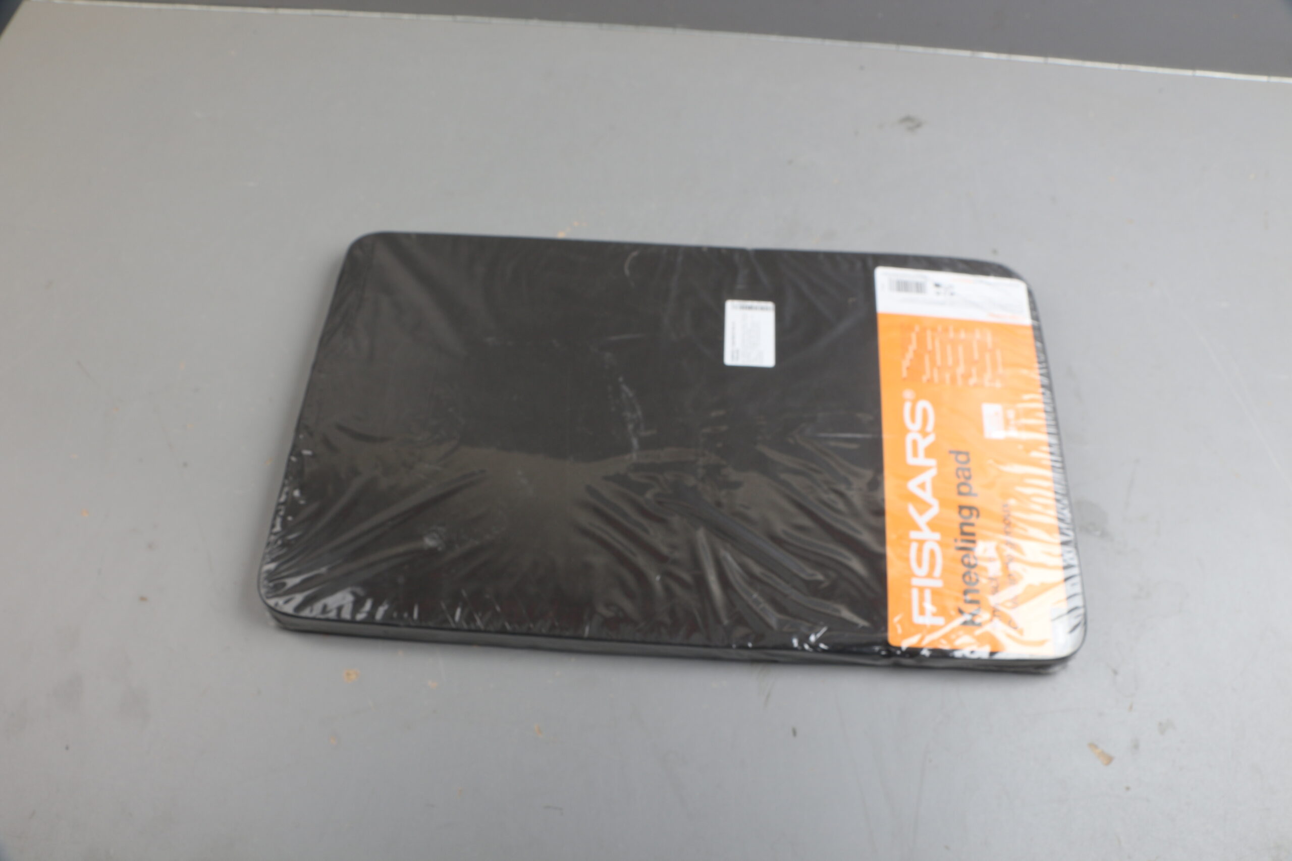 Коврик садовый Solid FISKARS уцененный (3165106560)