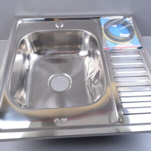 Мойка кухонная накладная Largo M 0,6 мм (SUS 201) полир. AV Engineering (сушилка с правой стороны)