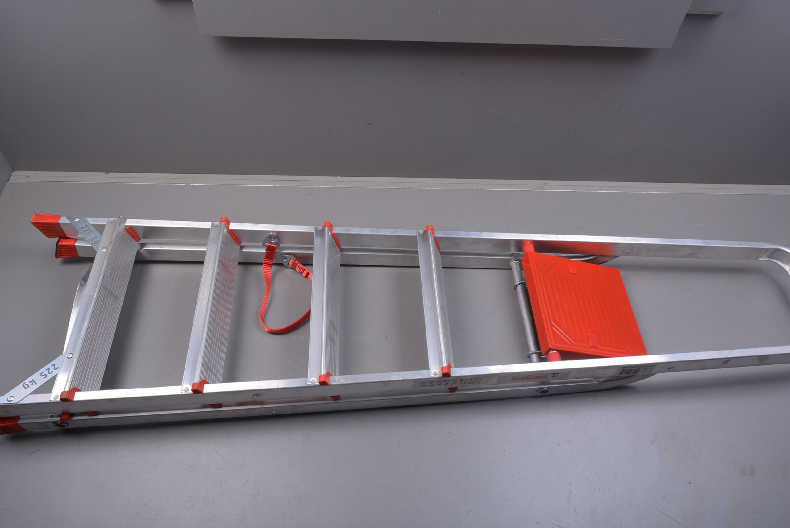 Лестница-стремянка алюм. проф. 103 см 5 ступ. 5,2кг NV3110 Новая Высота уцененный (0594664575)