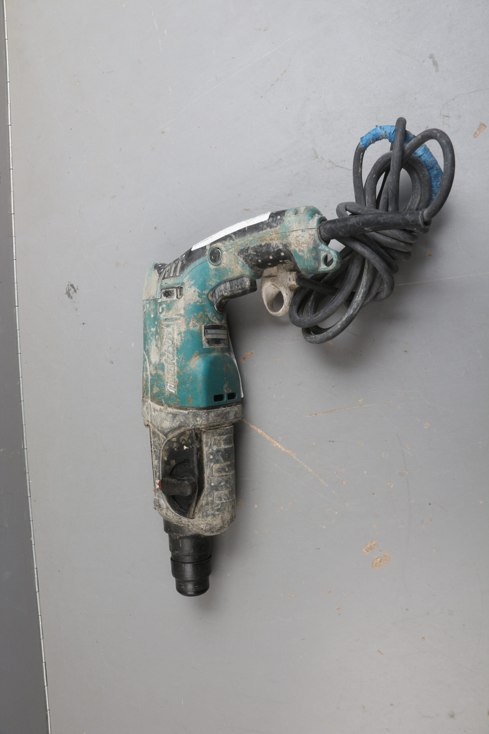 Перфоратор MAKITA HR 2470 в чем. уцененный (1110794245)